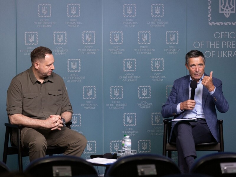 Ермак обсудил с Расмуссеном продвижение Украины в НАТО. Экс-генсек отметил, что членство в Альянсе должно распространяться на все территории Украины