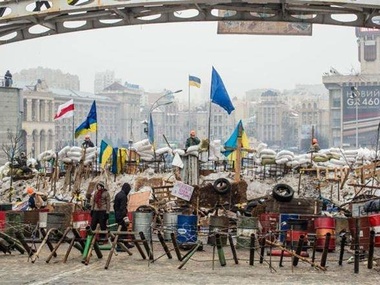 "Правый сектор" передумал разбирать баррикады на Майдане