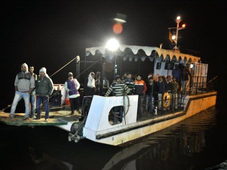 В Индии как минимум 21 человек погиб в результате крушения лодки