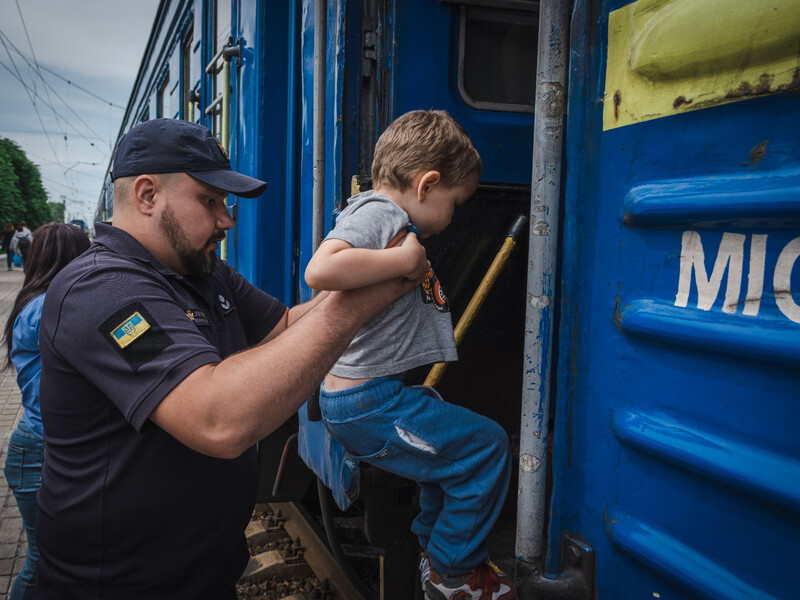 Из 15 населенных пунктов Херсонской области эвакуировали всех детей, еще 149 остаются в восьми пунктах – ОВА