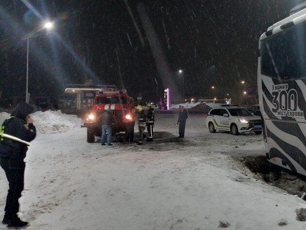 Уночі на Волині застряг у снігу міжнародний рейсовий автобус із пасажирами