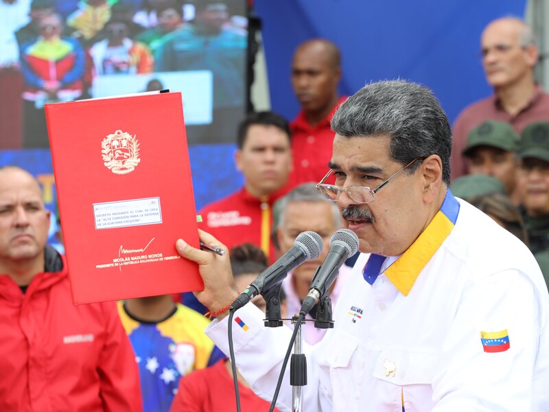 Венесуела "приєднала" частину територію Гаяни. Мадуро підписав указ