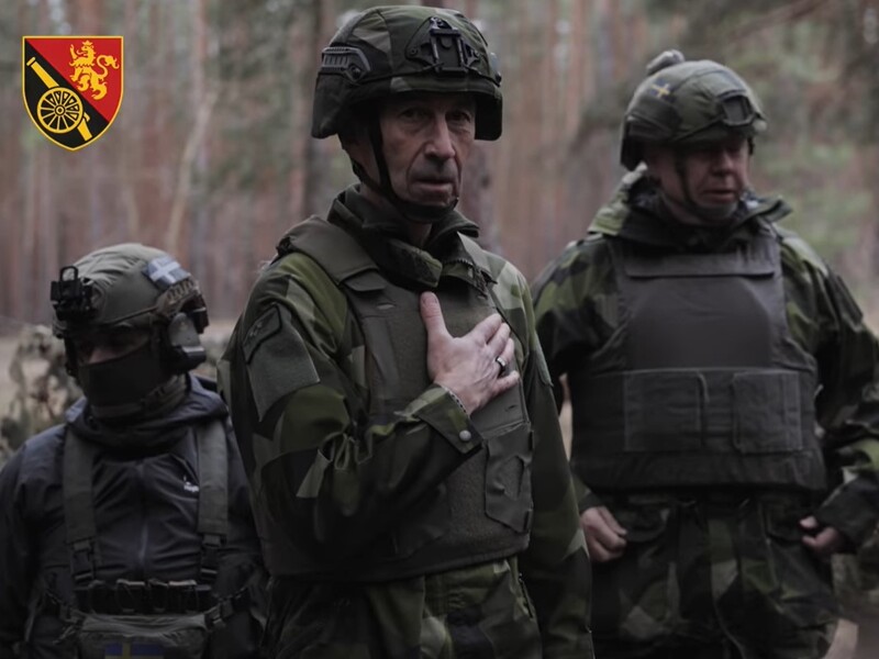 Головнокомандувач збройних сил Швеції побував на передовій в Україні