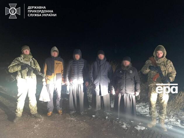 У границы задержали экс-казначея Киево-Печерской лавры с тремя мужчинами, одетыми в рясы. Их обманул 