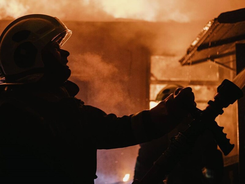Ракетный удар по Киеву. В КГВА сообщили, что без света остались 35 жилых домов 