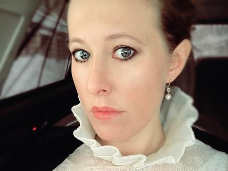 Собчак сделала селфи в бассейне