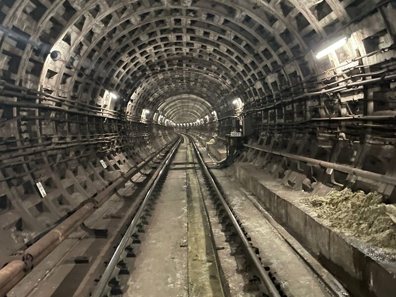 Київська прокуратура показала аварійний тунель у столичному метро
