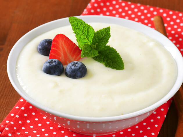 Базовый рецепт манной каши. Эксперт назвал точные пропорции манки, молока и рассказал, сколько времени нужно готовить