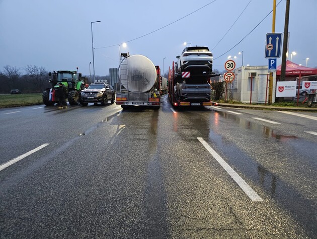 Движение грузовиков на границе со Словакией постепенно разблокировывается – ГПСУ
