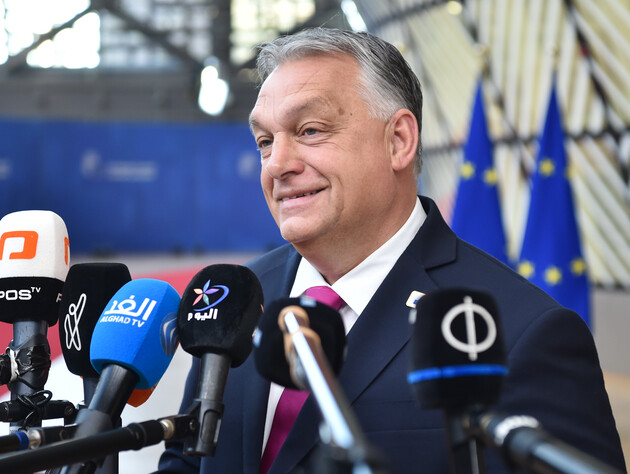 СМИ рассказали, кто убедил Орбана отказаться от вето на начало переговоров о членстве Украины в ЕС