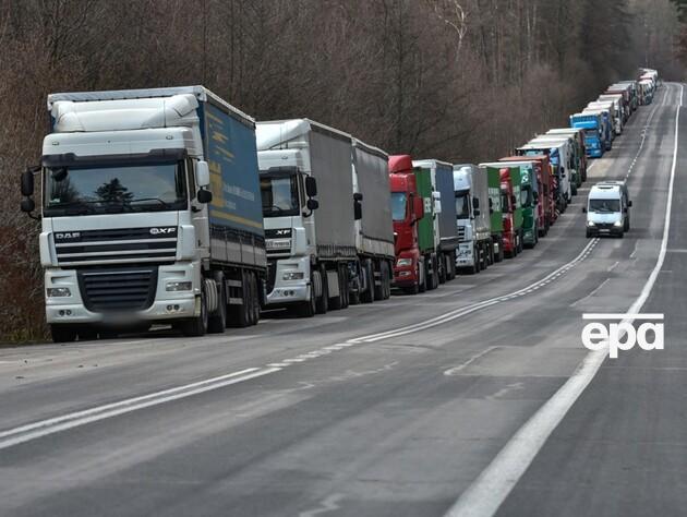 На заблокированной польскими перевозчиками границе с Украиной умер третий водитель