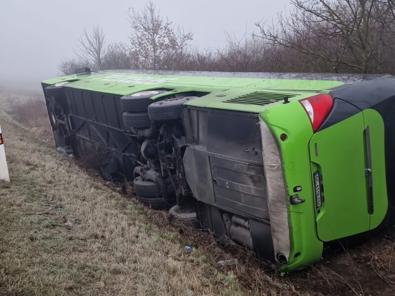 У Словаччині перекинувся пасажирський автобус, який їхав в Україну. Є поранені, зокрема діти