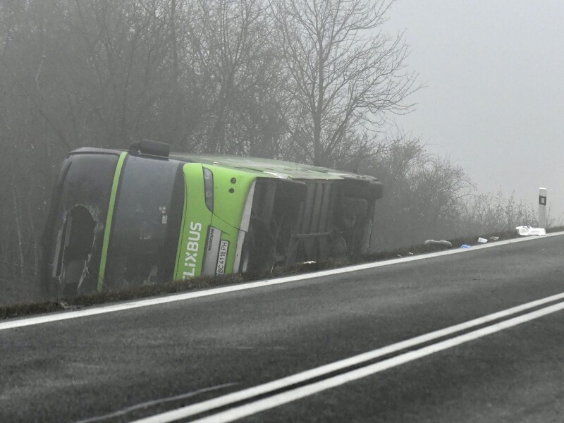 Авария автобуса с украинцами в Словакии. В МИД рассказали о пострадавших