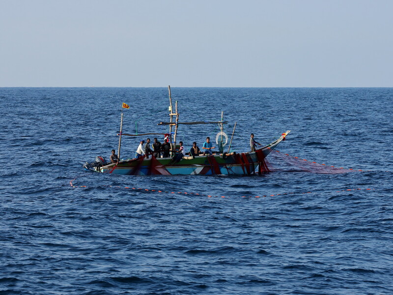 У берегов Ливии затонула лодка с беженцами. Погибло более 60 человек
