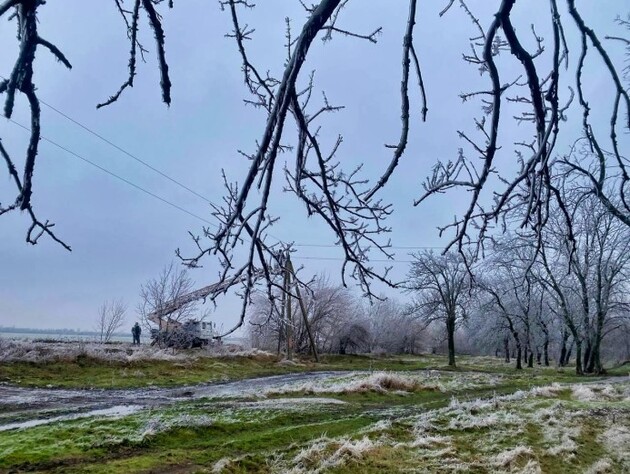 За двое суток ДТЭК возобновил электроснабжение для 17 тыс. семей