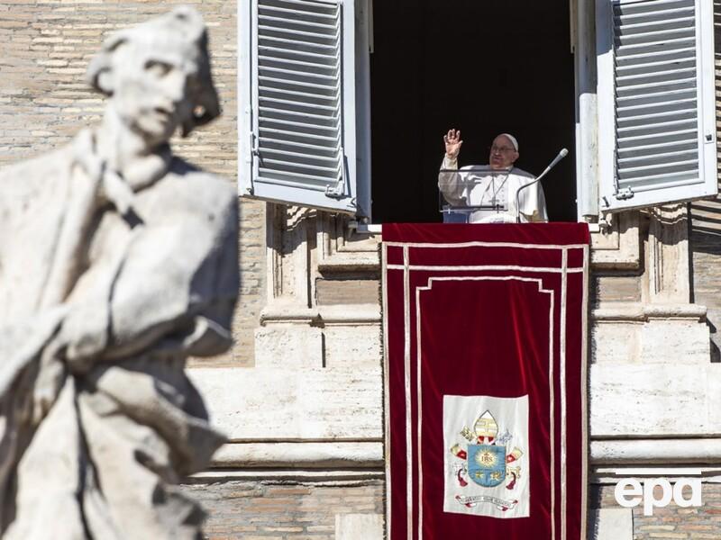 Папа римский разрешил благословлять однополые пары, но без признания возможности брака