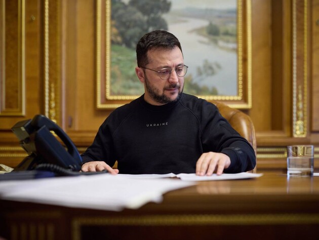 Фотограф крупным планом показал эмоции Зеленского во время итоговой пресс-конференции. Фото