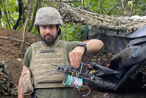 Фирсов: Орки на то и орки – основной движ у них начинается после того, как садится солнце. Нужны ночные ударные дроны. Хоть какие-то дроны – только с массовыми поставками