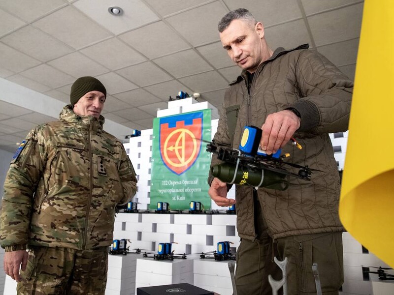 Защитники из 112-й бригады получили от общины Киева 1,5 тыс. FPV-дронов и 200 квадрокоптеров – Кличко