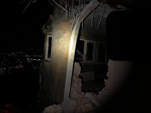 Ночная атака Shahed на Киев. Обломки сбитых дронов упали в трех районах столицы, ранены два человека, повреждены дома – КГВА
