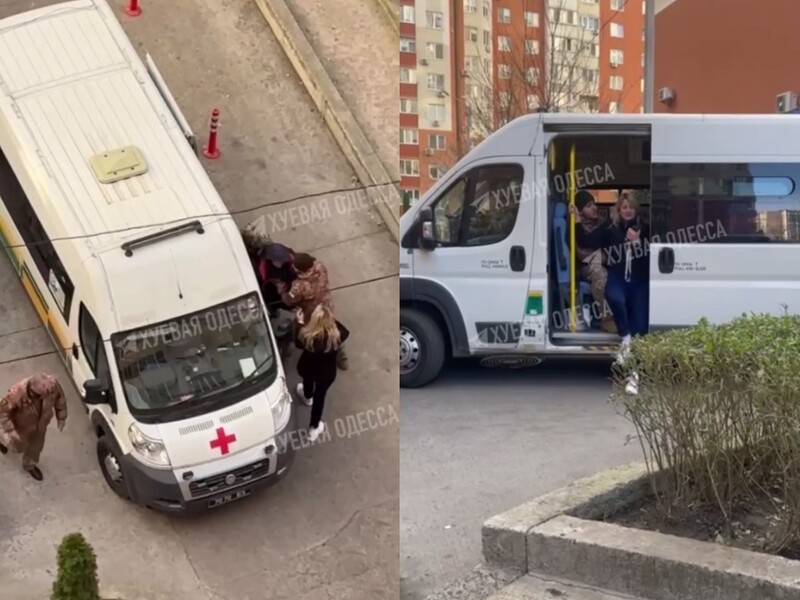 У мережі шириться відео з Одеси, де люди у формі силоміць саджають цивільного у "швидку". В ЗСУ заявили, що так дружина хотіла "налякати мобілізацією" чоловіка