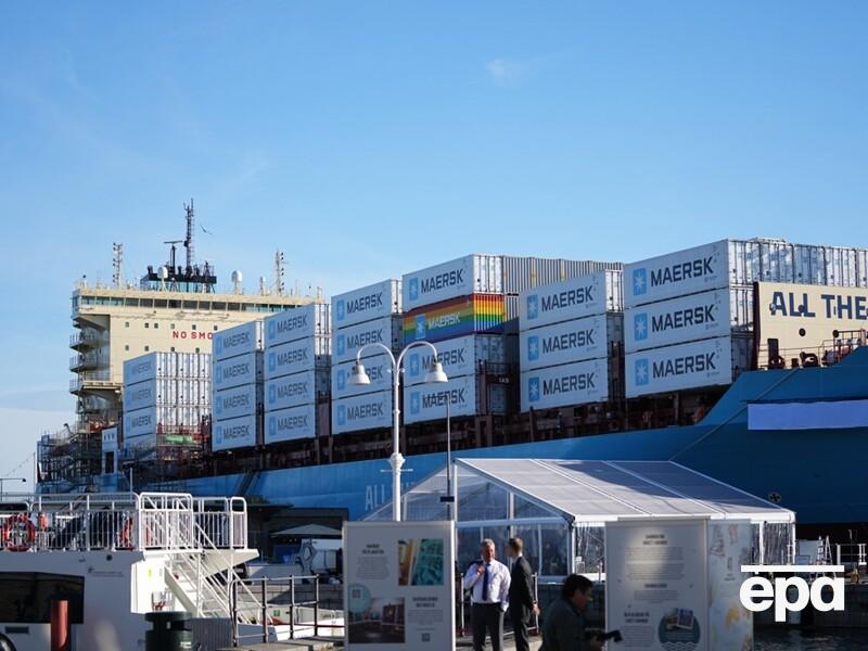 Логистический гигант Maersk решил вернуть в Красное море свои суда после объявления Пентагоном операции по защите судоходства