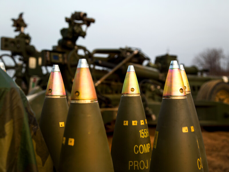В Минстратегпроме анонсировали серийное производство Украиной снарядов 155-мм калибра в 2024 году