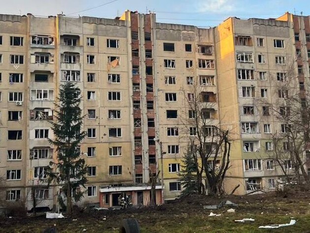 Во Львове оккупанты ударили по жилому дому, один человек погиб, восемь ранены