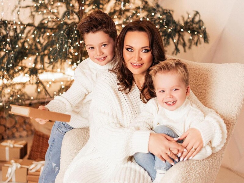 Саліванчук показала нову фотосесію зі своїми дітьми, але без чоловіка-нардепа