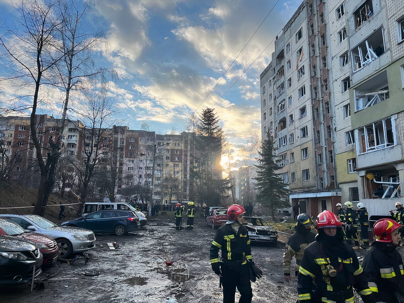 Россия ударила по Львовской области, выпустив 14 Shahed и 15 ракет.  Пострадали 17 человек, один погиб – ОВА