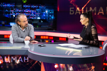 Закончится ли война в 2024 году? Что будет с Путиным? Какие события на фронте и в мире поспособствуют развалу России? Итоговая в 2023 году беседа Бацман с Шустером. Видео