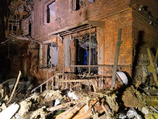 РФ продолжила атаки на Харьков. Терехов сообщил, что есть попадания дронов Shahed в жилые дома в центре города, возникли пожары