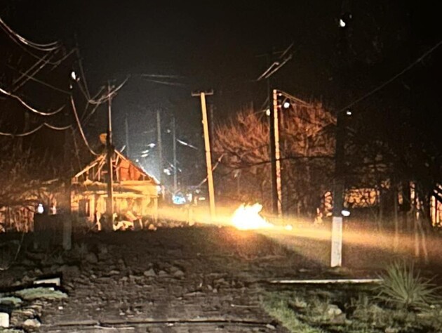 Оккупанты в новогодний вечер ударили семью ракетами по Покровску, двое гражданских получили ранения, в том числе девятилетняя девочка. Фото