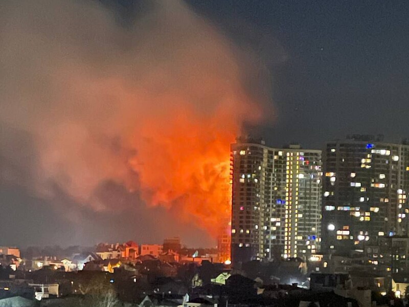 В Одессе в результате атаки РФ ударными дронами в жилых домах возникли пожары, есть погибший и пострадавшие – ОВА