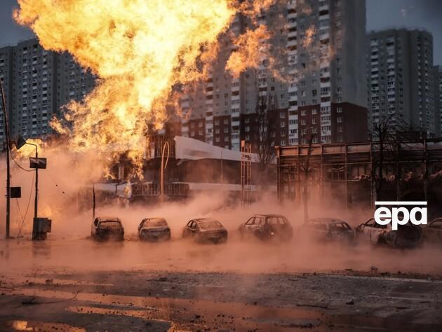 2 января РФ выпустила десятки ракет по Киеву и Харькову. Разрушены дома и инфраструктура, ранены около ста мирных жителей. Фоторепортаж 