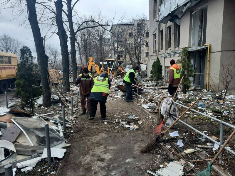Число раненых в результате ракетной атаки на Украину достигло 130, повреждено более 250 гражданских объектов
