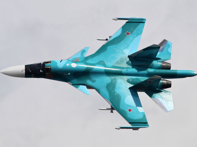 У ГУР показали відео Су-34, який палає в Челябінську