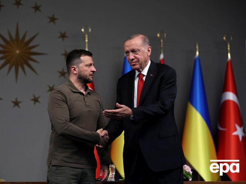 Зеленский обсудил с Эрдоганом украинскую формулу мира. Президент Турции заявил о готовности быть посредником в мирных переговорах