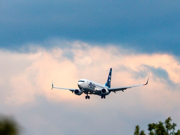 В США, Европе и Турции приостановили эксплуатацию Boeing 737 MAX 9 после того, как у самолета в полете оторвалась дверь