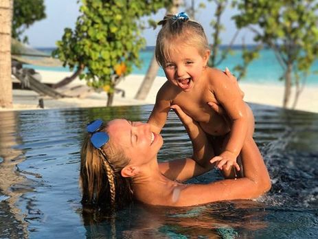 Навка обнародовала видео танца своей двухлетней дочери Надежды