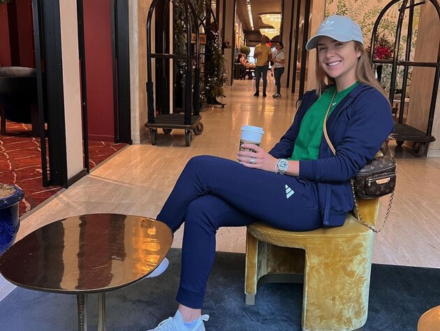 Свитолина снялась на прогулке с полуторагодовалой дочерью в парных нарядах. Фото из Австралии