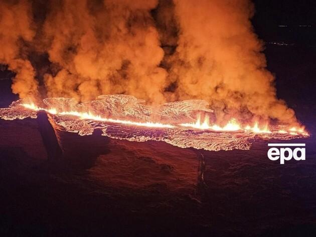 В Исландии началось извержение вулкана, власти эвакуировали город. Фото