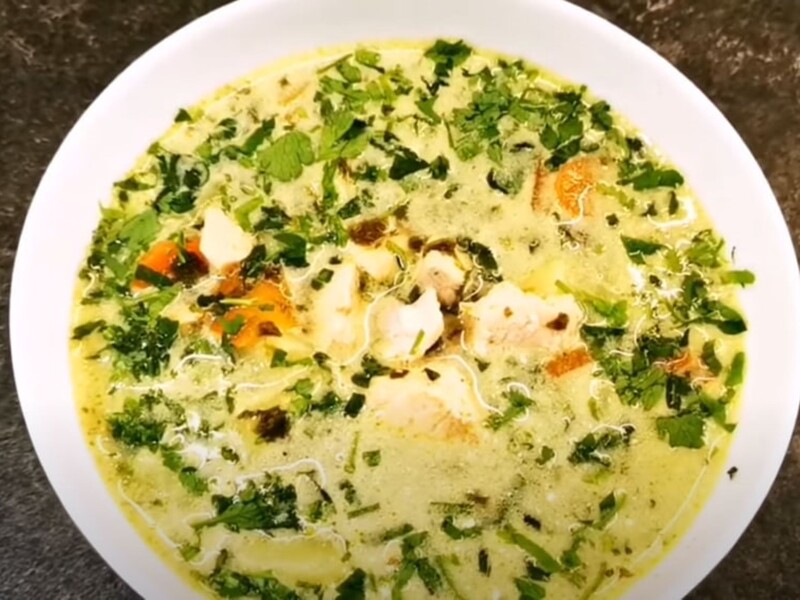 Суп із лососем і шпинатом. Рецепт смачного й поживного рибного супу
