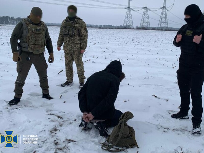 Російська розвідка закинула в Україну білоруса, який мав допомогти ворогу знеструмити Київ, його затримали – СБУ