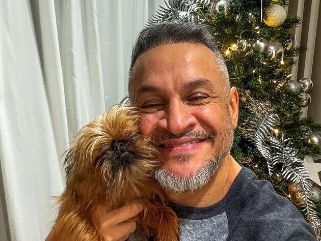 52-річний Хіменес-Браво показав, як змінювалася його зовнішність із 18 років