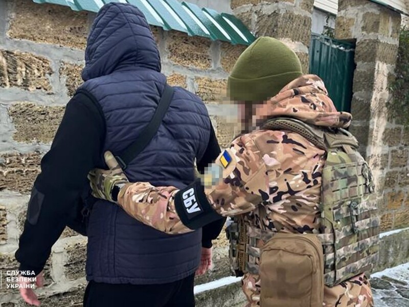 СБУ затримала двох жителів Херсонської області, підозрюваних у примусі односельців "голосувати" на псевдореферендумі РФ