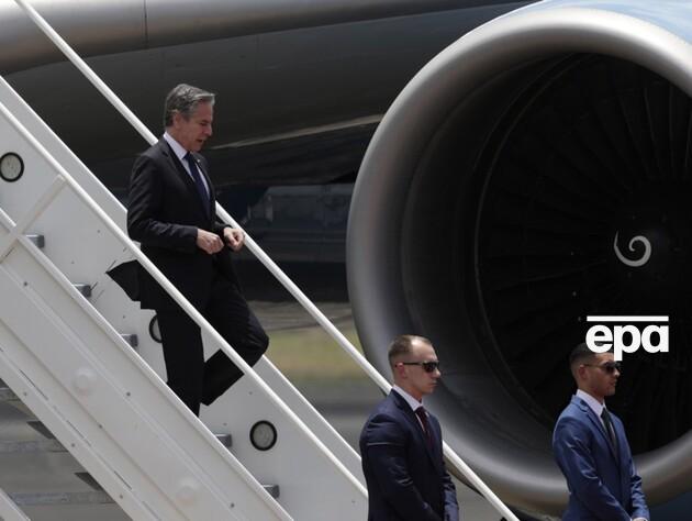Блинкен не смог покинуть Давос вовремя из-за критической поломки его самолета – Bloomberg