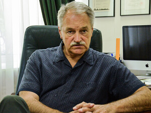 Нарушение сна, тревога, депрессия, почему срываешься на родных и когда нужно обращаться к психологу. Интервью Бацман с психотерапевтом Чабаном. Видео