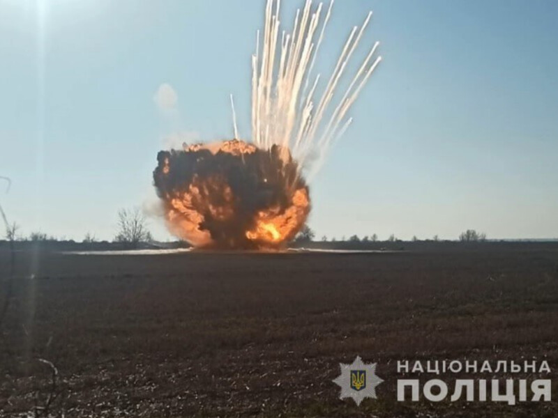 Полиция показала уничтожение крылатой ракеты Х-101 в Херсонской области. Видео