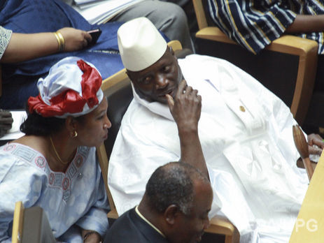 Президент Гамбии, оспаривающий свое поражение на выборах, ввел в стране чрезвычайное положение